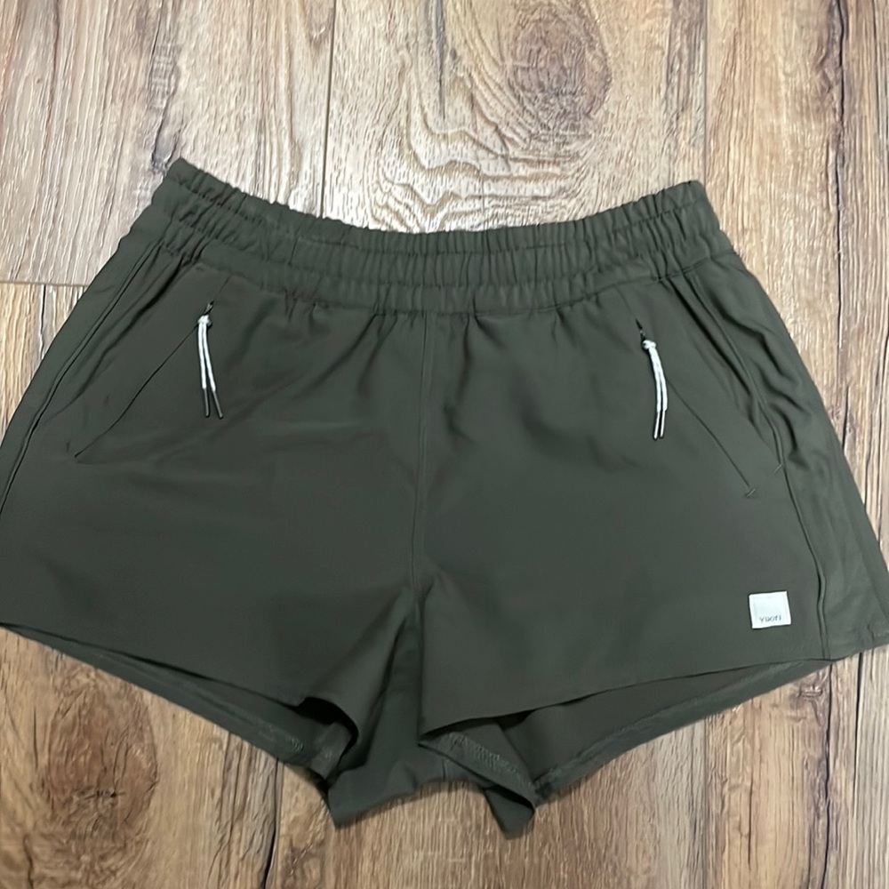 Vuori Dash shorts